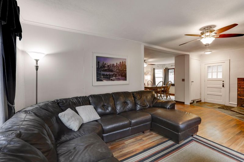 3162 Drury Ln, Mound, MN 55364