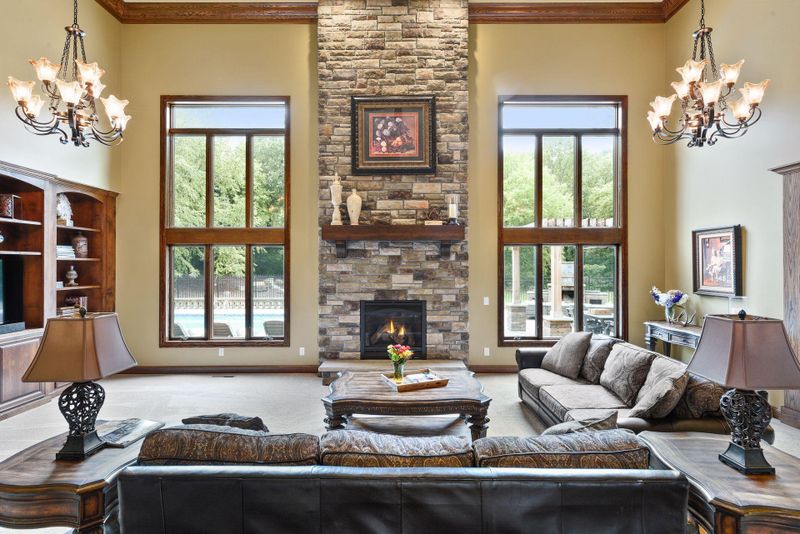 8140 134th St W, Apple Valley, MN 55124