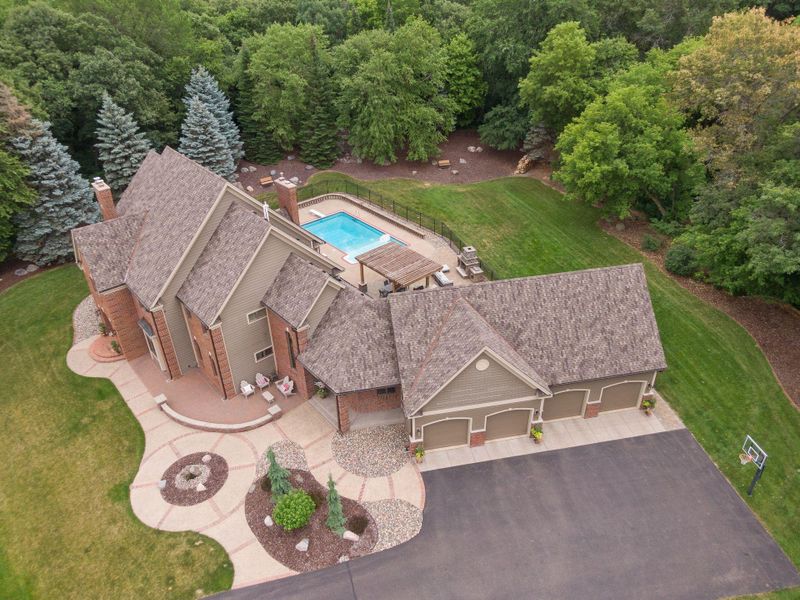 8140 134th St W, Apple Valley, MN 55124