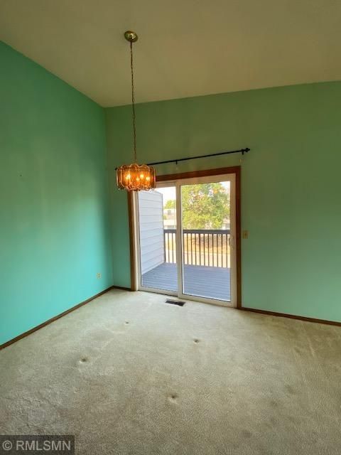 2310 Pond Ave E, Maplewood, MN 55119