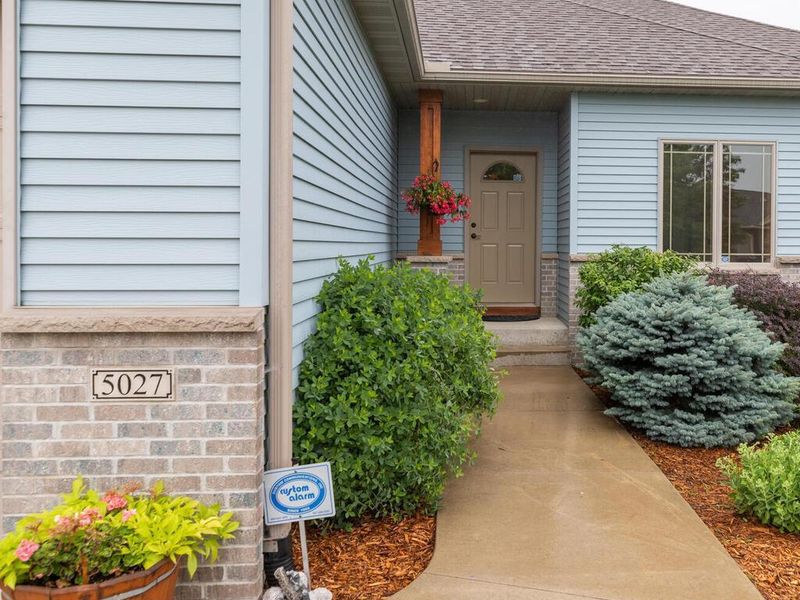 5027 4th St NW, Rochester, MN 55901