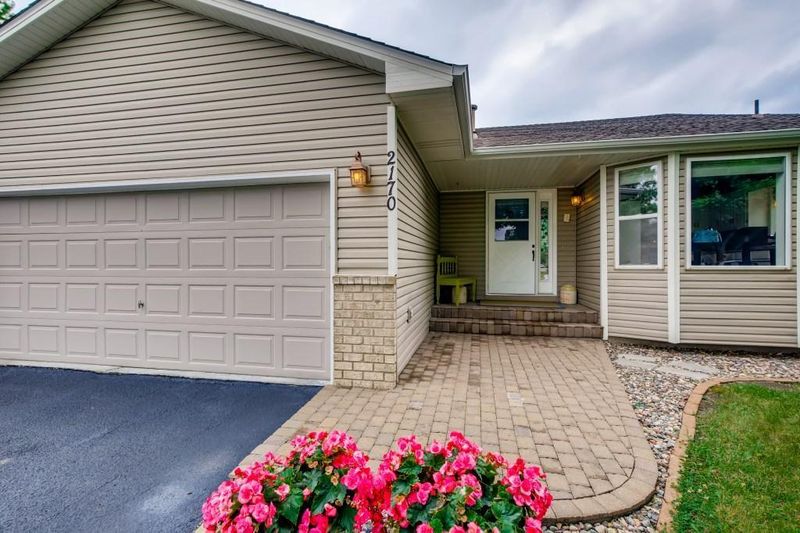 2170 Ryberg Cir, Chaska, MN 55318