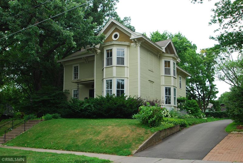 516 5th St S, Stillwater, MN 55082
