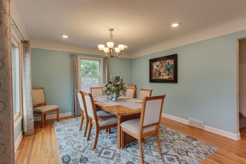 905 61st Ave N, Brooklyn Center, MN 55430
