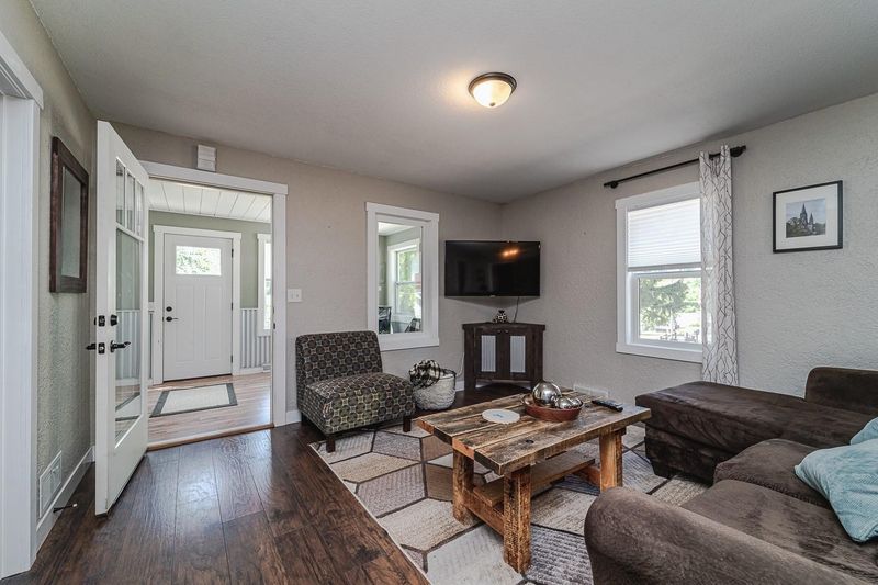 220 W Summit Ave, Ellsworth, WI 54011