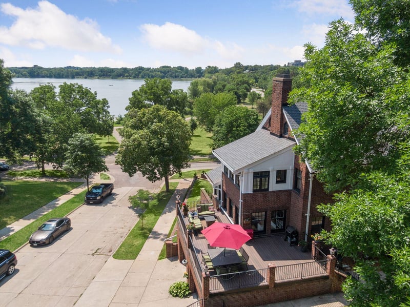 2500 W Lake Of The Isles Pw, Minneapolis, MN 55405