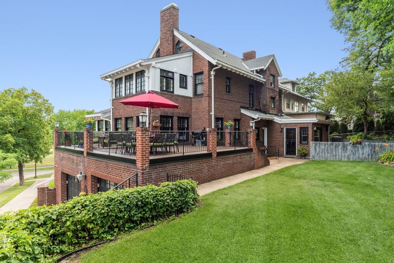 2500 W Lake Of The Isles Pw, Minneapolis, MN 55405