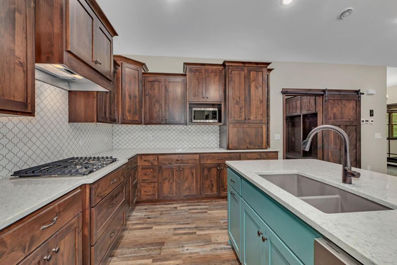 7977 River Rd NE, Rice, MN 56367
