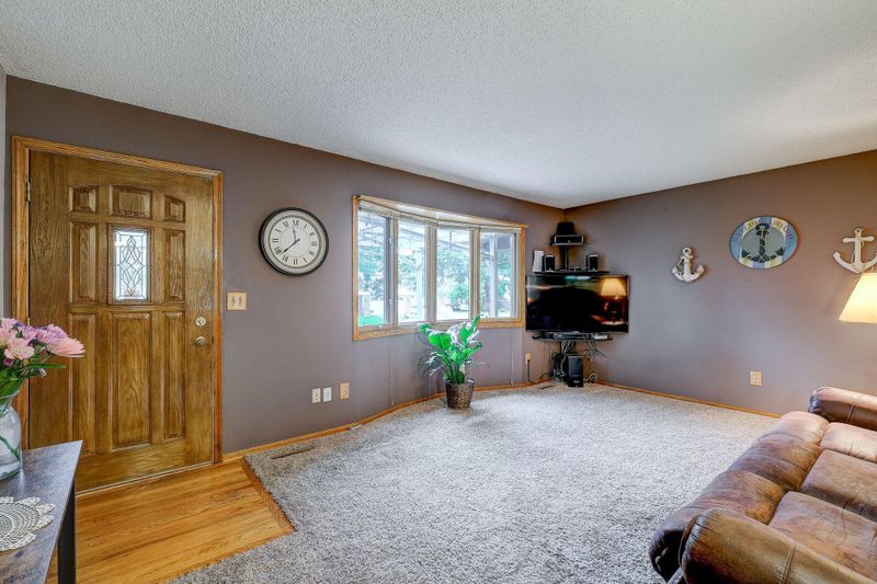 6572 Meadowlark Ln N, Maple Grove, MN 55369