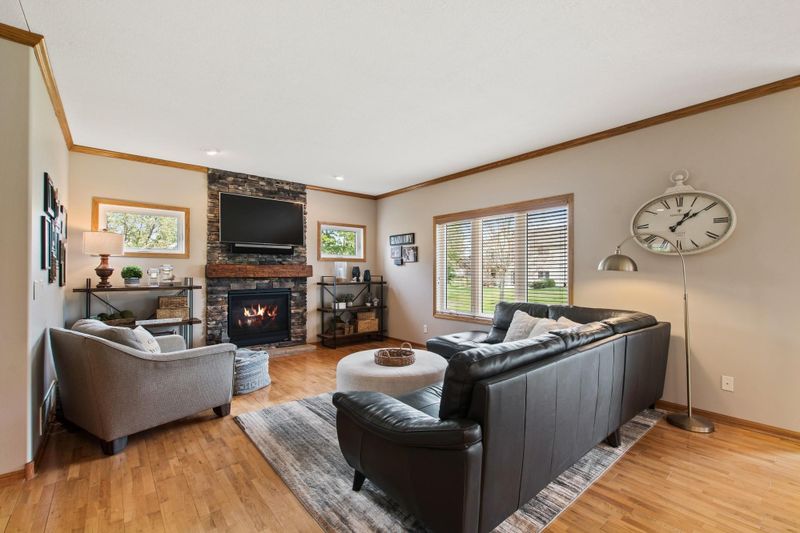 12398 Cherrywood Ct, Rogers, MN 55374