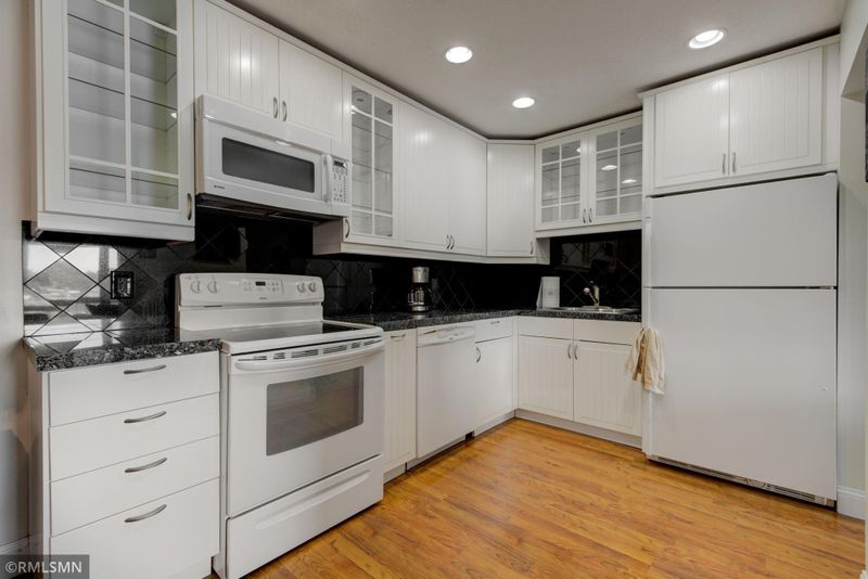5400 Three Points Blvd #335, Mound, MN 55364