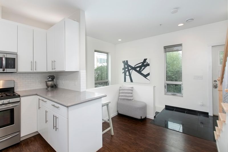 4013 W 31st St #101, Saint Louis Park, MN 55416
