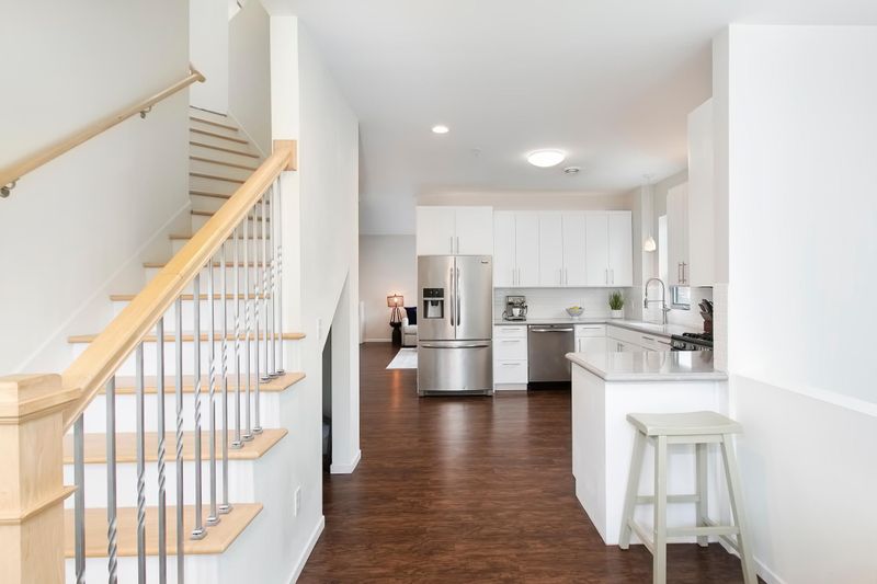 4013 W 31st St #101, Saint Louis Park, MN 55416