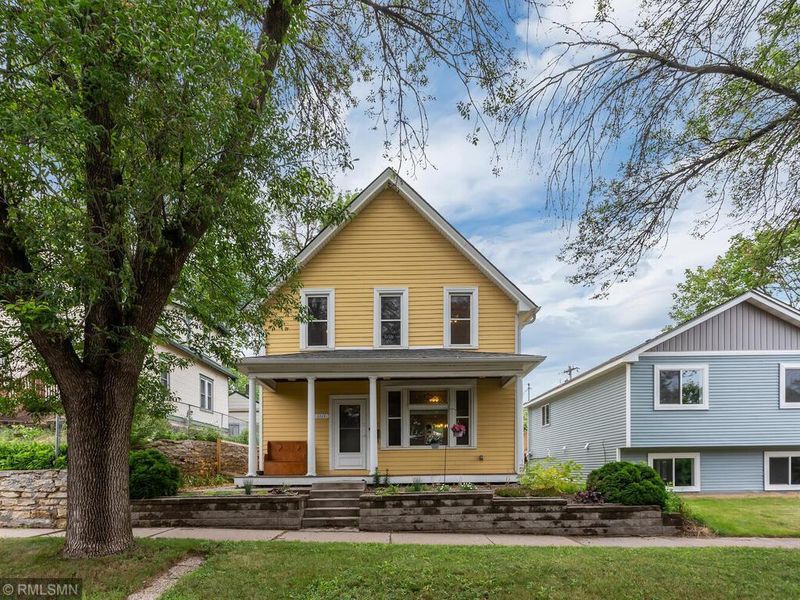 1113 Hudson Rd, Saint Paul, MN 55106