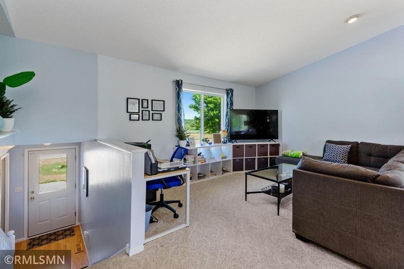 645 7th St NW, Richmond, MN 56368