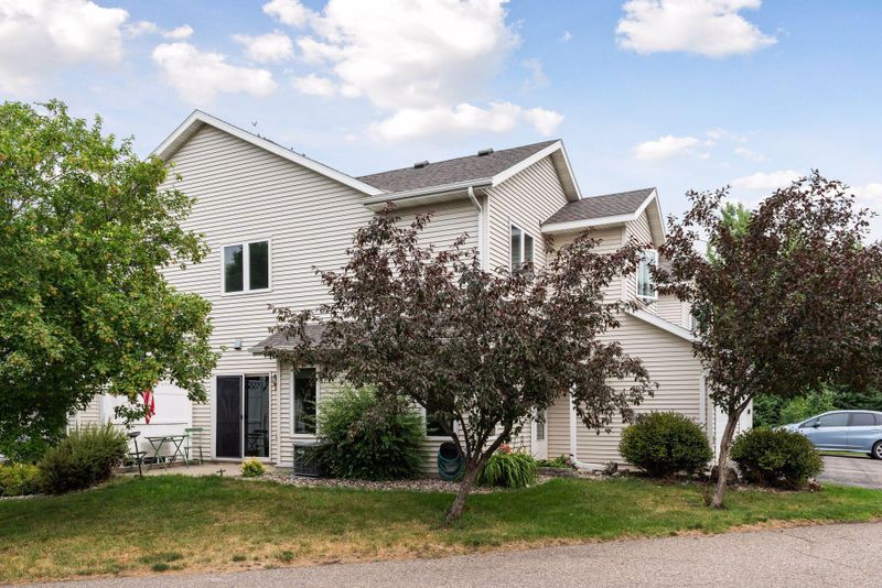 315 Bass Ln, Winsted, MN 55395