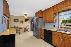 304 N Elm St, La Crescent, MN 55947