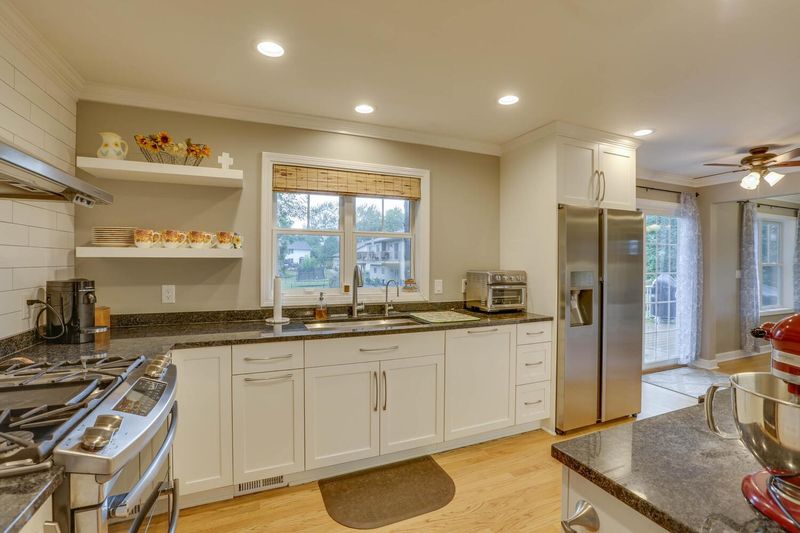 5545 Otter Lake Rd, White Bear Lake, MN 55110