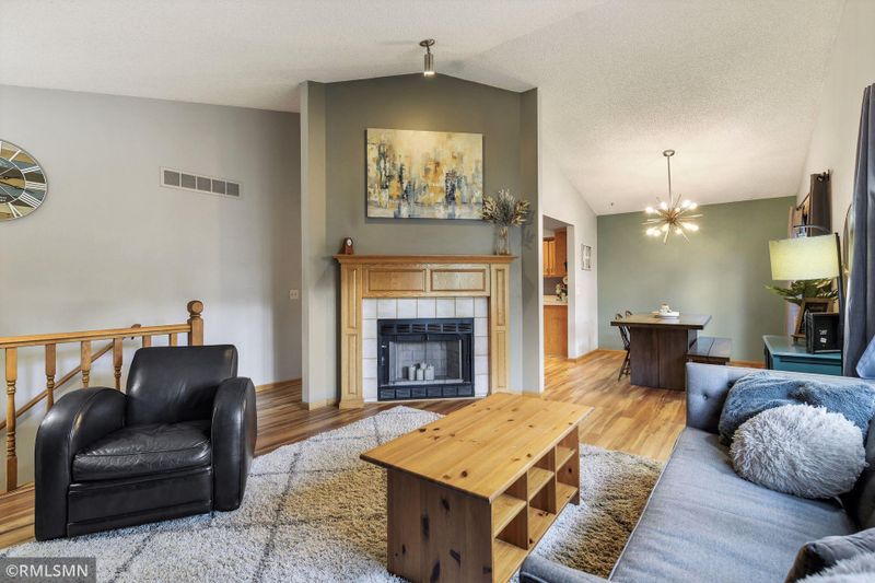 9341 Penn Ave N, Brooklyn Park, MN 55444