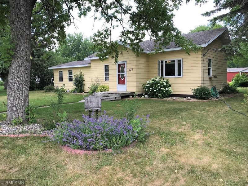 135 Sands St, Alvarado, MN 56710