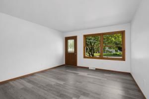 818 S 12th St, La Crescent, MN 55947