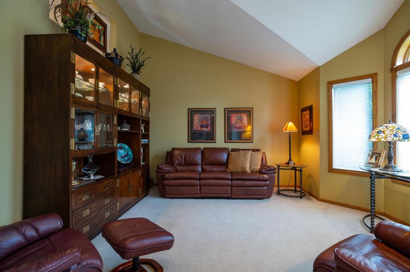 457 Preserve Pa, West Saint Paul, MN 55118