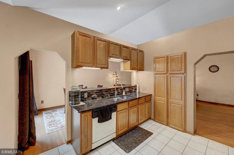 16803 Houston Ave, Lakeville, MN 55044