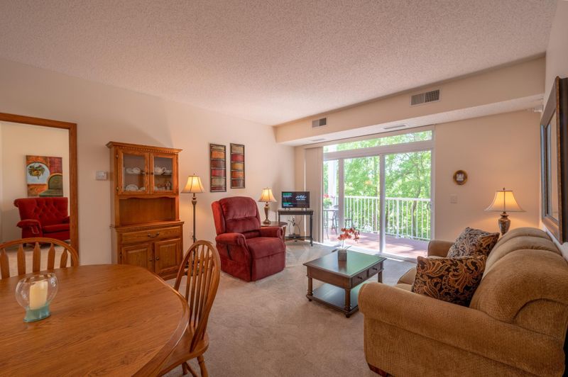 1880 3rd Ave NW #107, Rochester, MN 55901