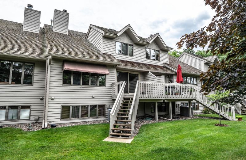 7454 Cahill Rd, Edina, MN 55439
