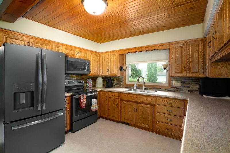 930 Ludtke Ln NW, Hutchinson, MN 55350
