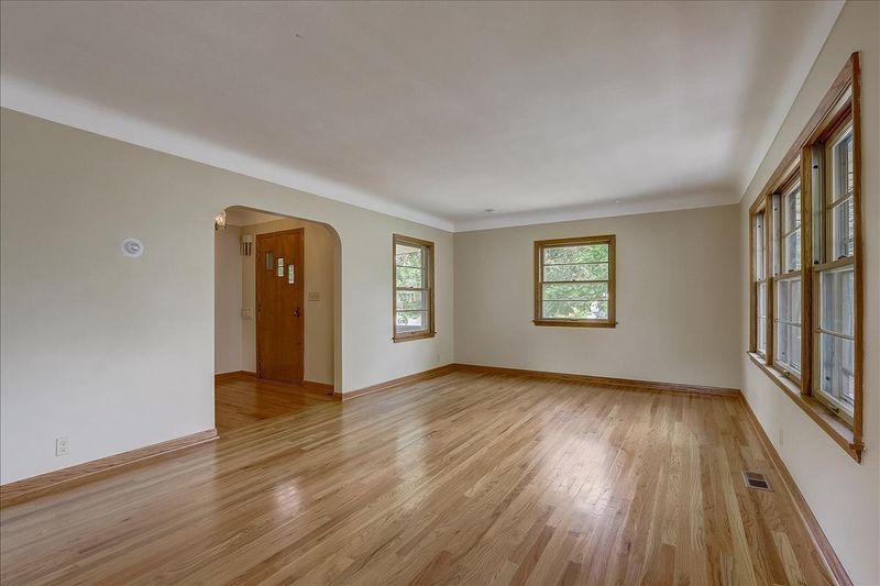 529 Otis Ave, Saint Paul, MN 55104
