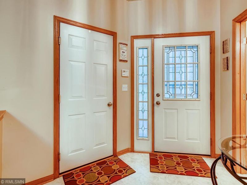 11694 Langford Cir #701, Burnsville, MN 55337