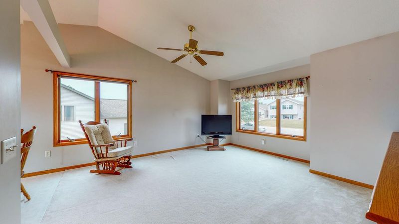 106 Renea Dr, Saint Charles, MN 55972