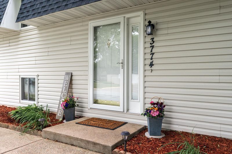 3774 Conroy Trl, Inver Grove Heights, MN 55076