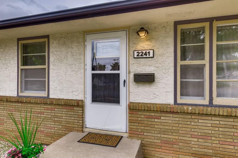 2241 Conway St, Saint Paul, MN 55119