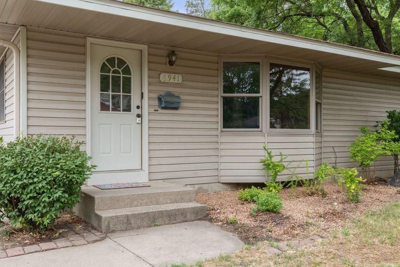 6941 Douglas Dr N, Brooklyn Park, MN 55429