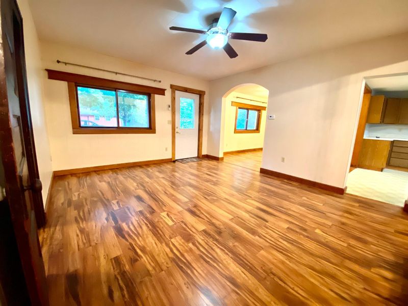 109 E Cabot St, Le Roy, MN 55951