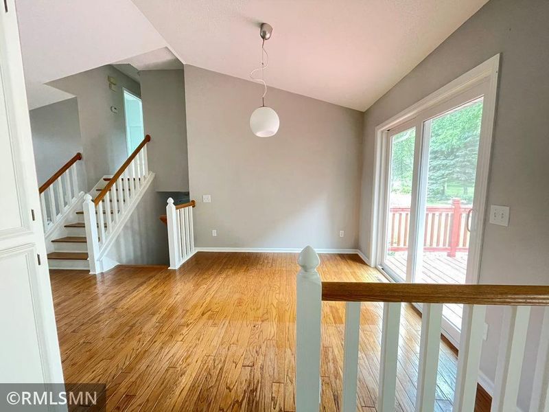 722 Summer Ln, Eagan, MN 55123