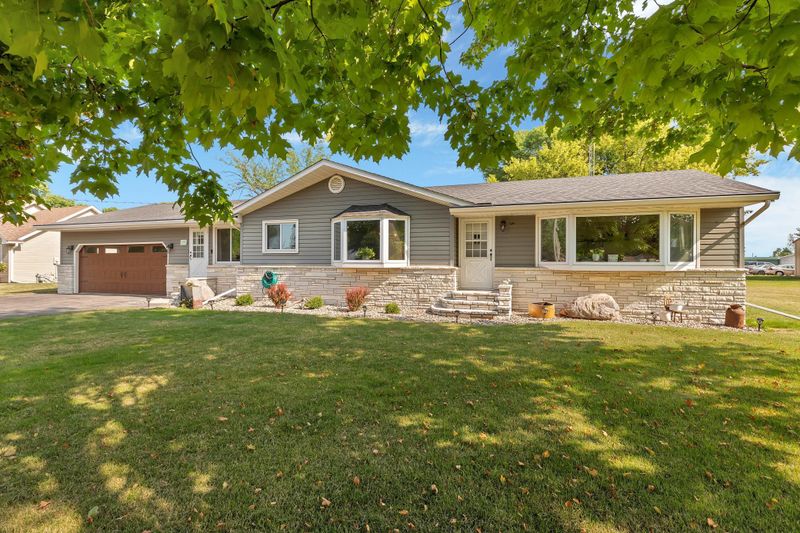 775 Park Ave, Hamburg, MN 55339