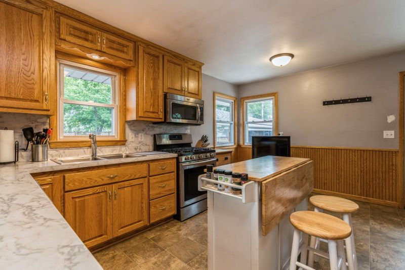 5562 Xenia Ave N, Crystal, MN 55429