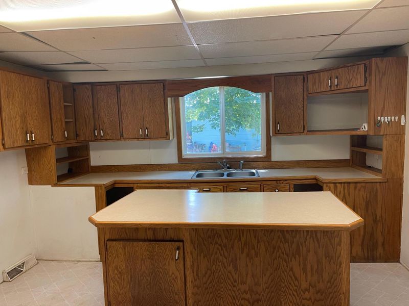 1112 Irving St, Alexandria, MN 56308