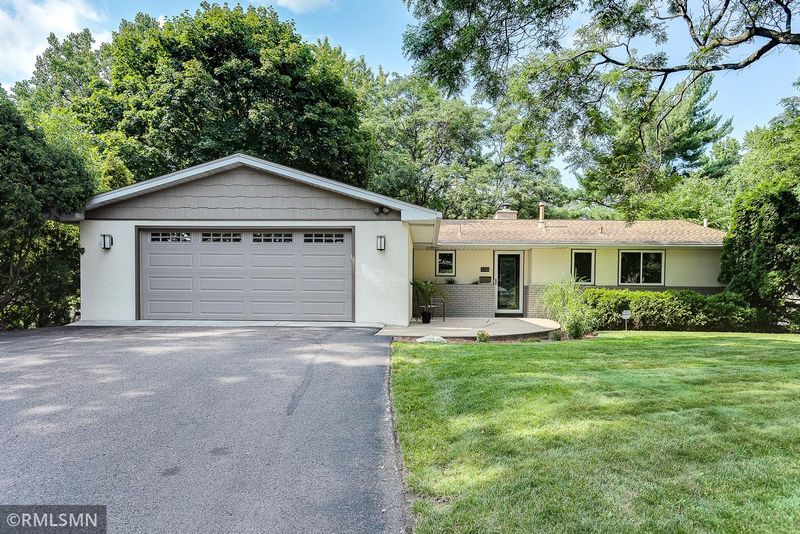 4940 Golden Valley Rd, Golden Valley, MN 55422