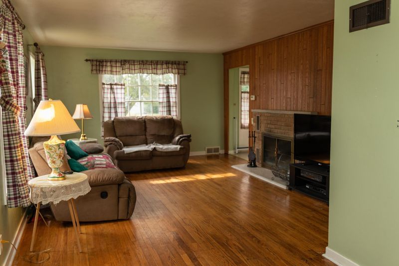 402 3rd Ave NW, Spring Grove, MN 55974