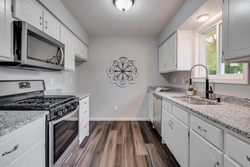 405 6th Ave SW, Isanti, MN 55040