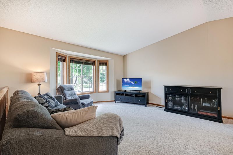 145 Bluestem Ave, Shakopee, MN 55379