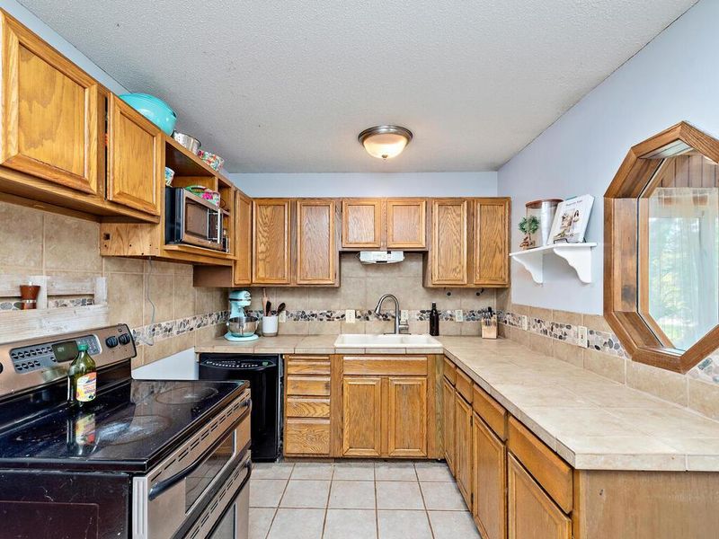 112018 Faber Ln, Chaska, MN 55318