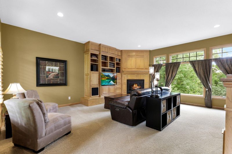 2232 Estates Dr, Eagan, MN 55122