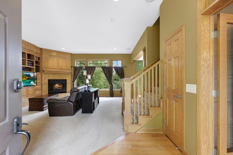 2232 Estates Dr, Eagan, MN 55122