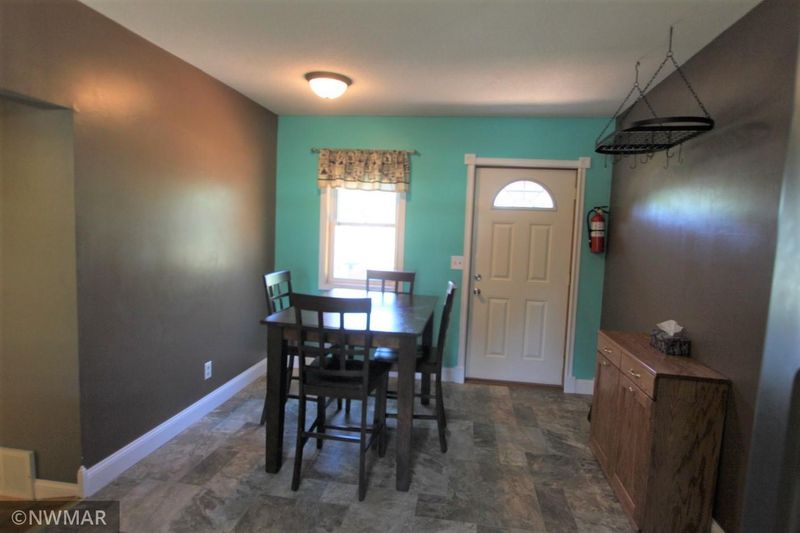 713 11th St E, Thief River Falls, MN 56701