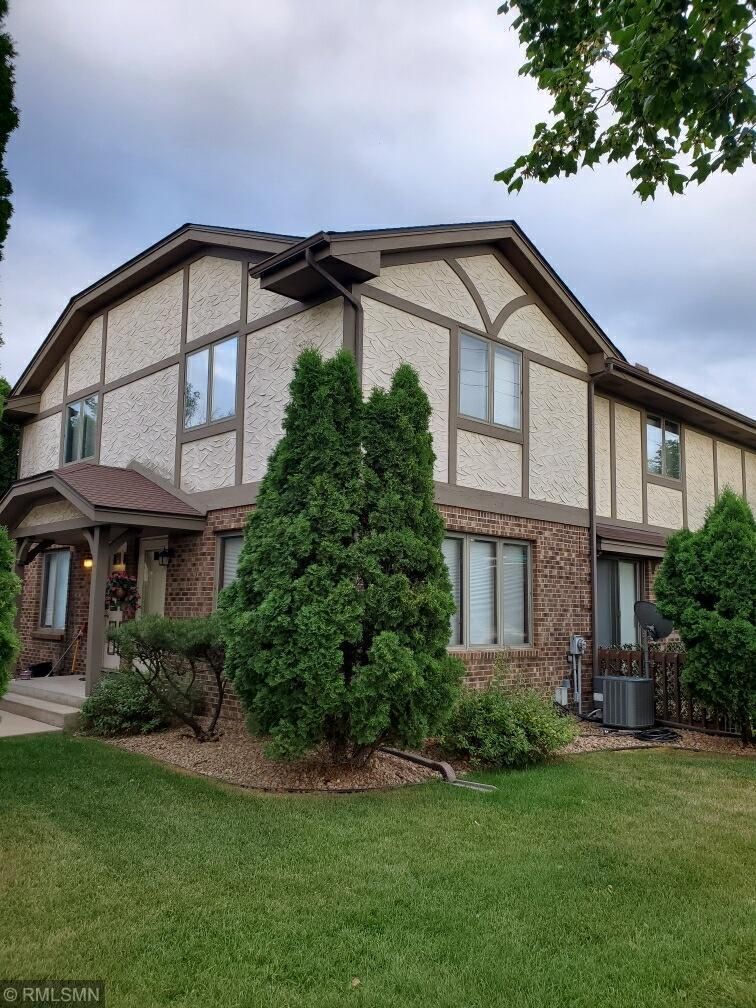 1405 10th Ave E, Shakopee, MN 55379